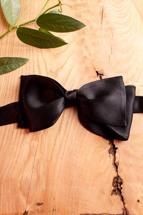 große Satin Fliege schwarz