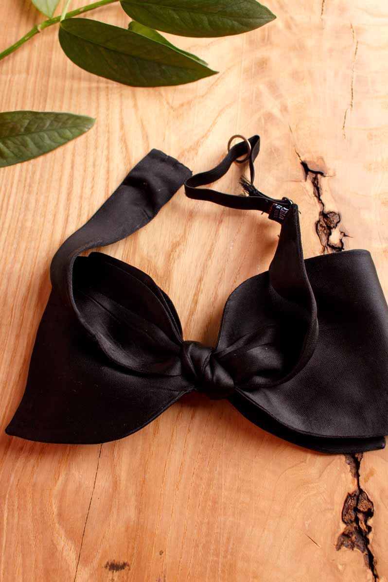 große Satin Fliege schwarz