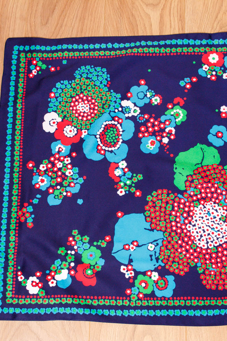 Schaltuch blau Blumenmuster