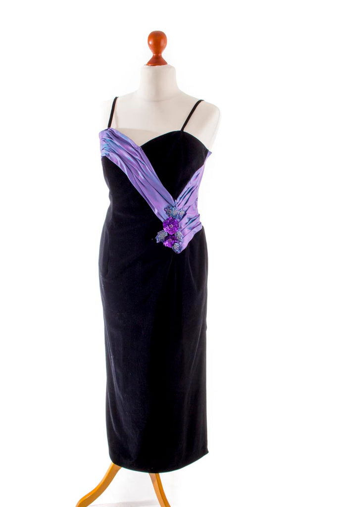 Elegantes Abendkleid schwarz lila Samt