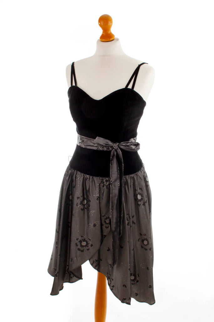 Partykleid schwarz Samt+Taft Default Title 80er 90er Abendmode Disco Frau schwarz XS 32-34 vintageberlin.de