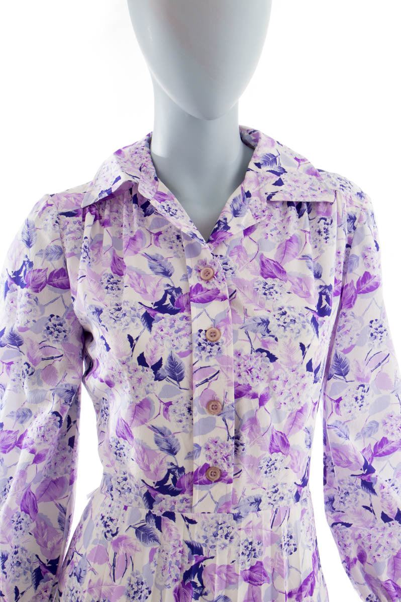 70er Kleid lila Blumen Plissee