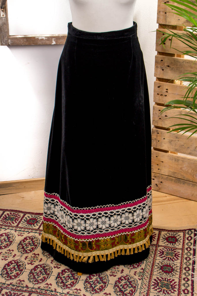 Samt Maxirock schwarz + Borte Default Title 60er 70er Boho Frau Hippie S 36-38 Schlager schwarz Special vintageberlin.de