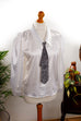 80er Satinbluse mit Schlips 80er Disco Frau real-80er S 36-38 Special weiß vintageberlin.de