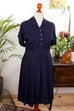 seidiges 40s Kleid dunkelblau Punkte Default Title 30er 40er 50er blau Flapper&Charleston Frau M 40-42 real-rockabilly Rockabilly Special vintageberlin.de