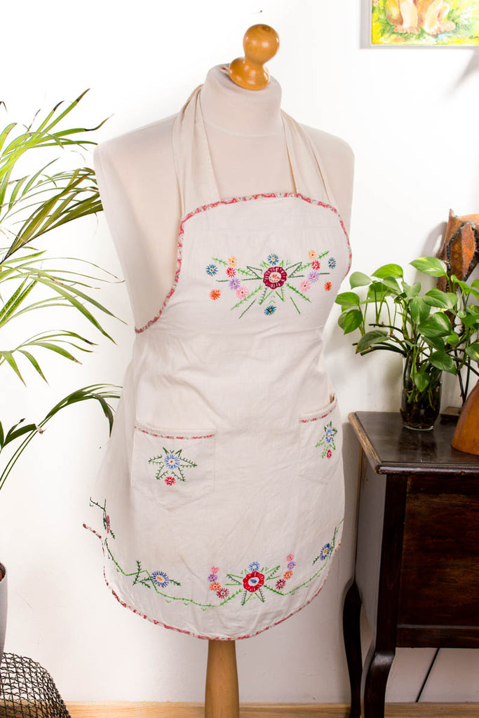 Vintage Kochschürze weiß bestickt Default Title 40er 50er bunt Frau M 40-42 Rockabilly weiß vintageberlin.de
