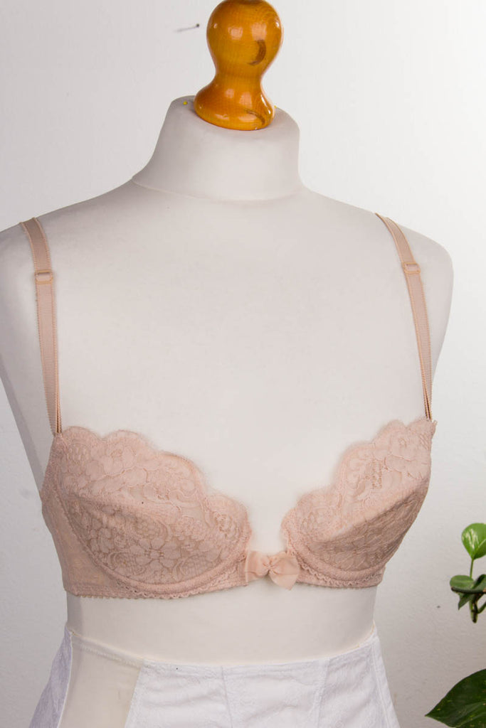 Vintage BH beige Vorderverschluss Default Title beige Frau Sekretärin XS 32-34 vintageberlin.de