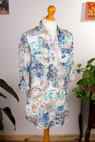 Seidenbluse blau Muster