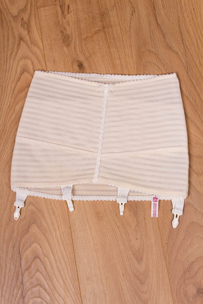 Vintage VEB Miedergürtel creme Default Title 60er 70er beige DDR Frau M 40-42 real-rockabilly Rockabilly Sekretärin weiß vintageberlin.de