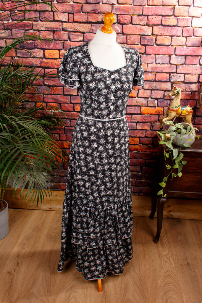 70er Hippiekleid schwarz weiß Default Title 70er Abendmode Boho Frau Hippie real-boho S 36-38 Schlager schwarz Special vintageberlin.de