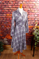 70er Winterkleid grau lila Plissee