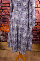 70er Winterkleid grau lila Plissee