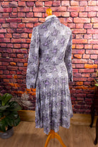 70er Winterkleid grau lila Plissee