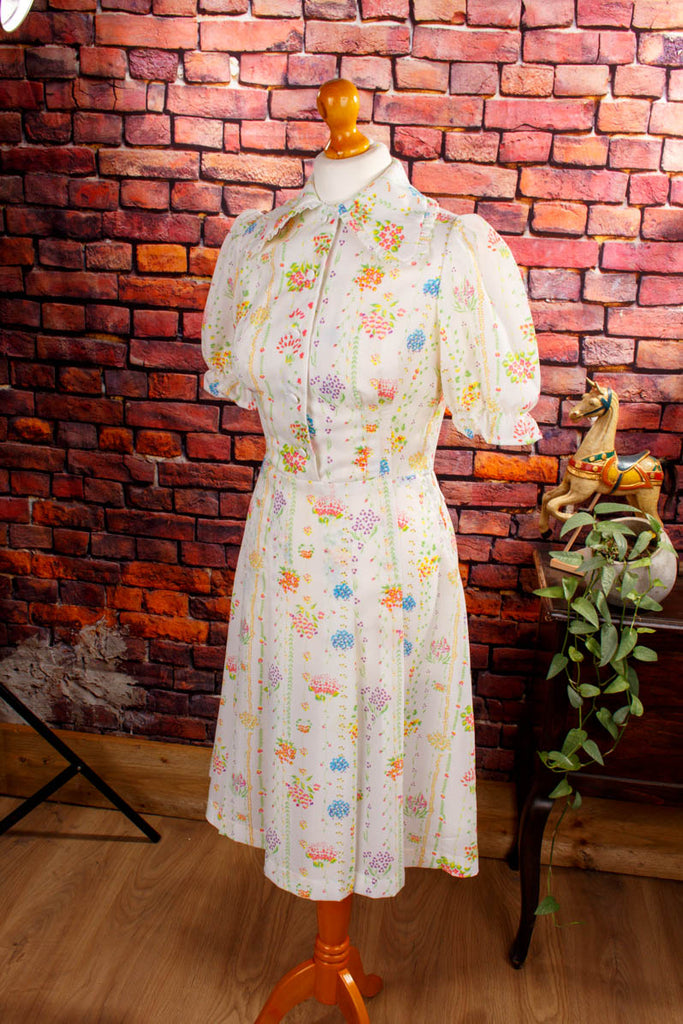 Disco Minikleid Blümchen Default Title 60er 70er bunt Disco Frau real-disco real-rockabilly Rockabilly S 36-38 Schlager Special weiß vintageberlin.de
