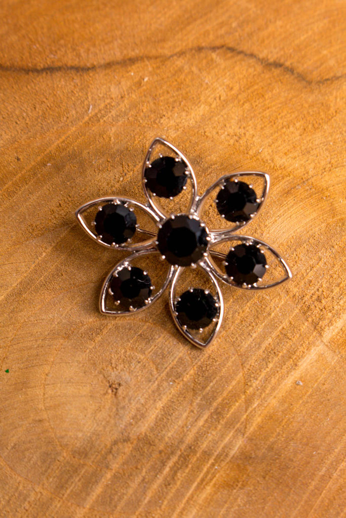 Anstecknadel silber schwarz Default Title 60er 70er Abendmode Accessoires Brosche Disco Schlager Sekretärin silber Unisize vintageberlin.de