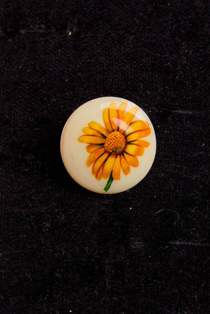Vintage Brosche rund gelbe Gerbera Default Title 60er 70er Accessoires Boho Brosche bunt real-boho Rockabilly vintageberlin.de