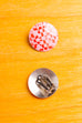 Vintage 60s Ohr Clips rosa Muster