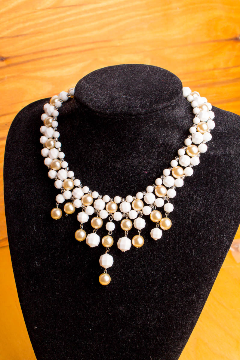 Vintage Collier weiß Perlen