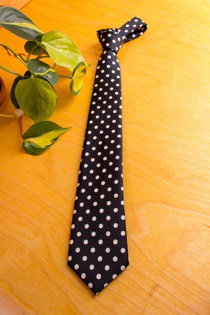 70er Krawatte schwarz weiß Punkte
