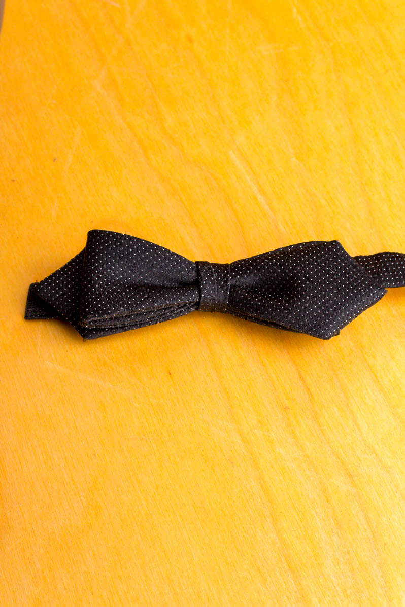 schmale Vintage Fliege schwarz Punkte
