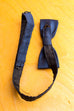 kleine Fliege blau silber Punkte 80er 90er Abendmode Accessoires blau Dandy Krawatte Unisize vintageberlin.de