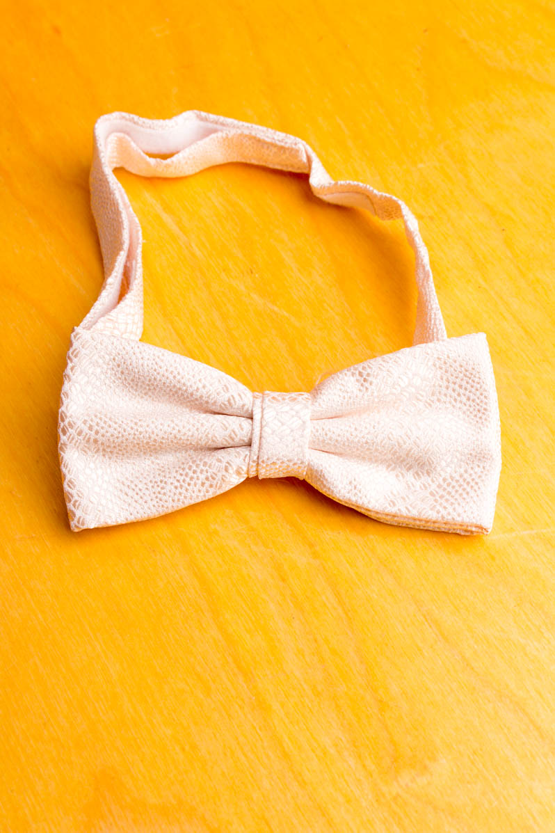 Vintage Fliege creme Brokat